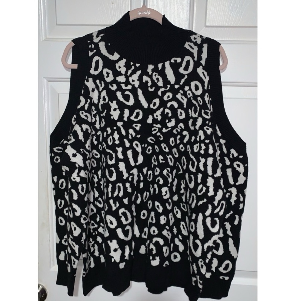 🦋 BELLDINI Black White Abstract Print Cold Shoulder Sweater NWT 3X